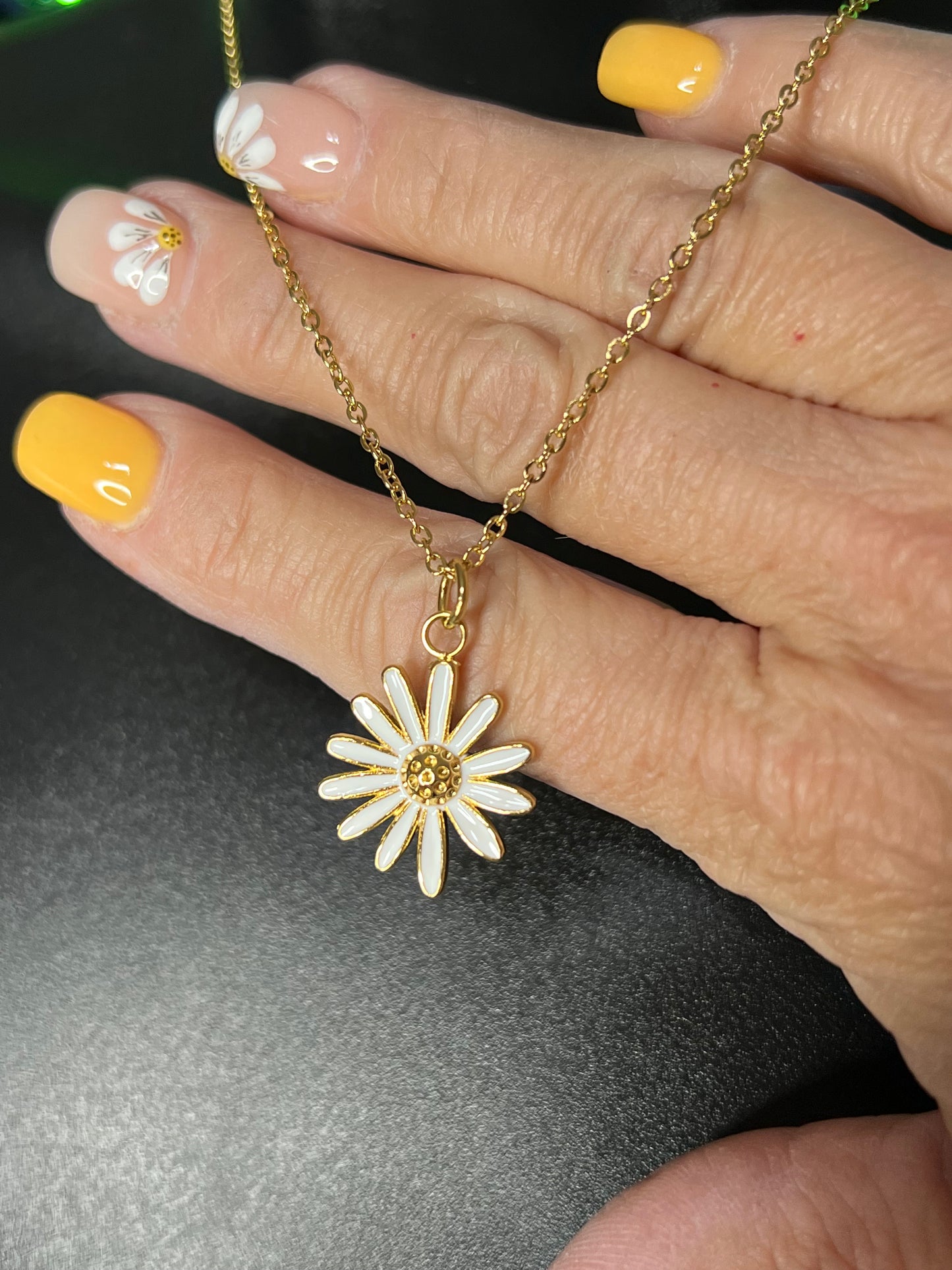 In Bloom Daisy Necklace (IN STOCK)