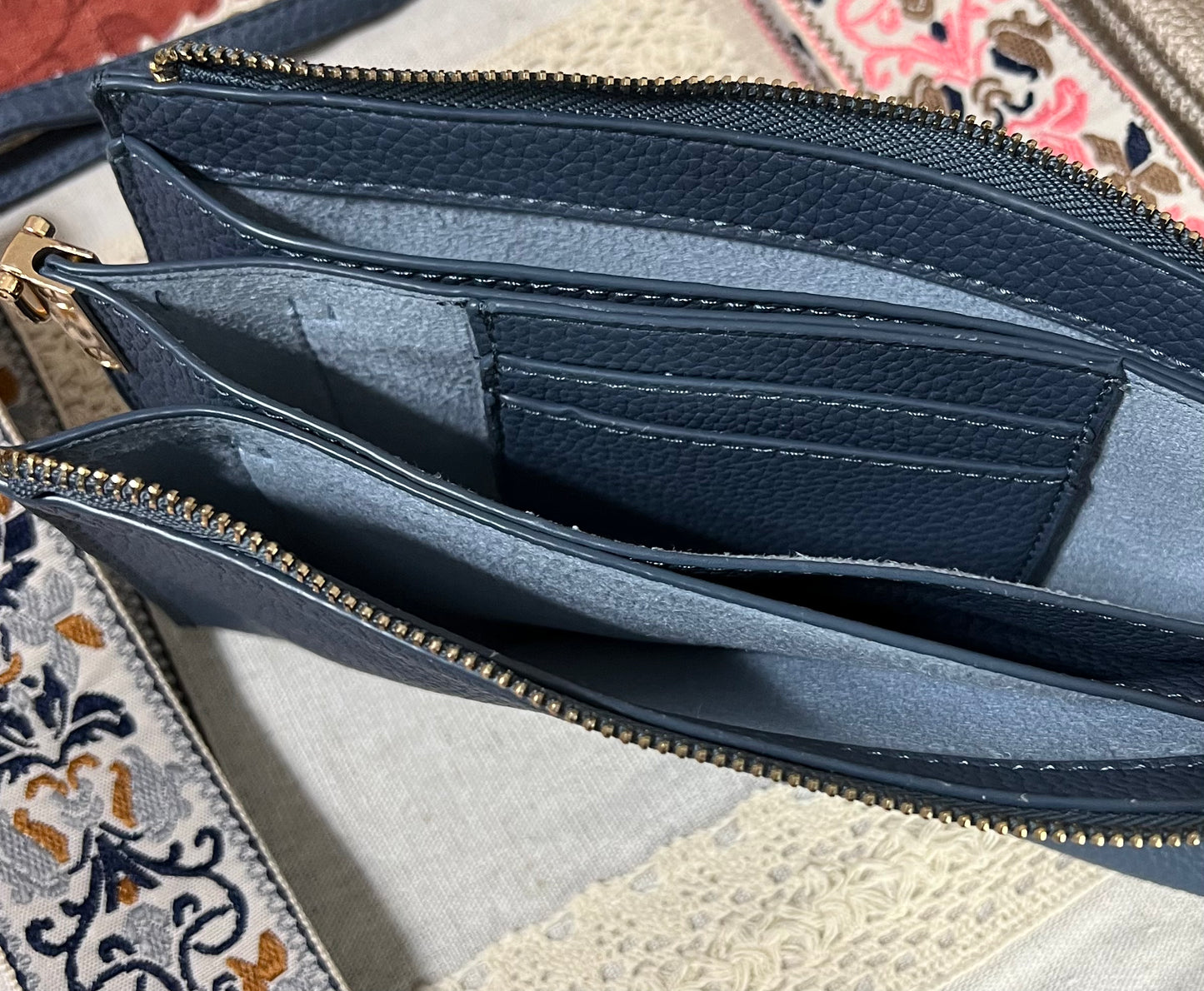 The Abby 3 IN 1 Crossbody Handbag (IN STOCK)